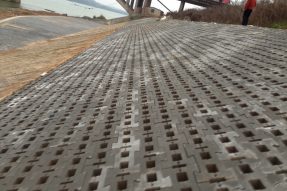 水利護坡磚塑料模具主要應用在哪些施工地點？